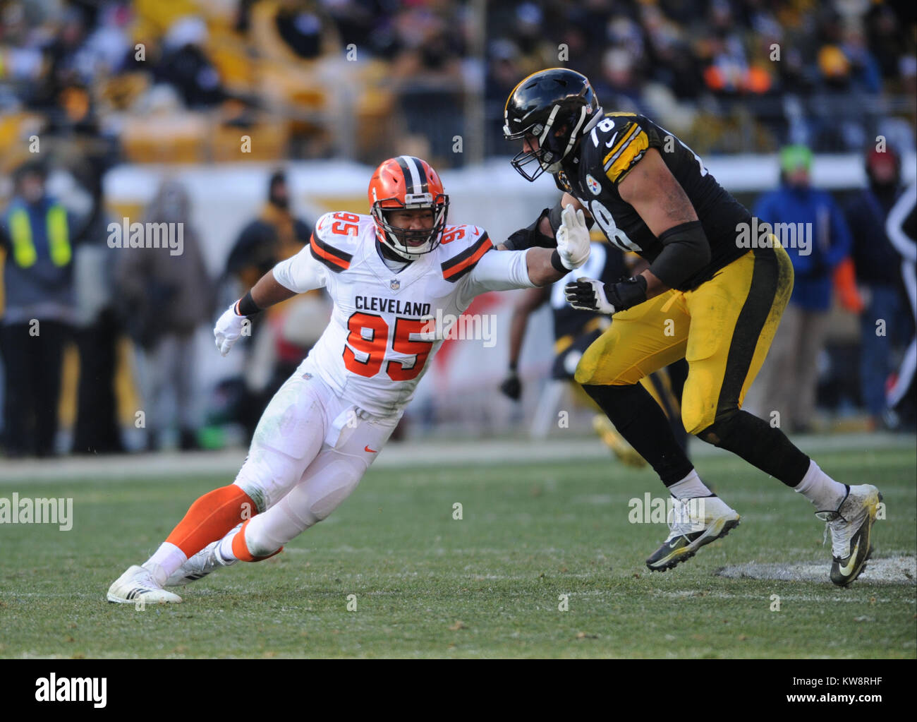 Myles garrett browns hi-res stock photography and images - Alamy