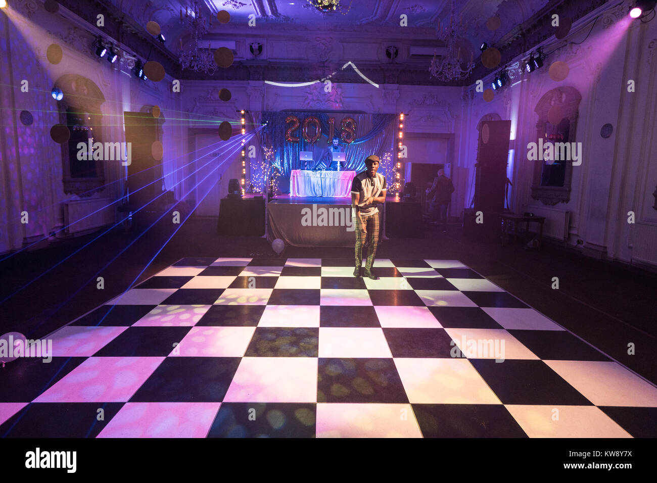 London, UK. 31st Dec, 2017. A man on a dance floor before a new year's eve party at a Lost in Disco club night at Bush Hall in London. Photo date: Sunday, December 31, 2017. Photo: Roger Garfield/Alamy Live News Stock Photo