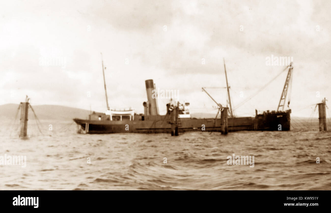 A salvage boat, Scapa Flow, Orkney, June 1919 Stock Photo