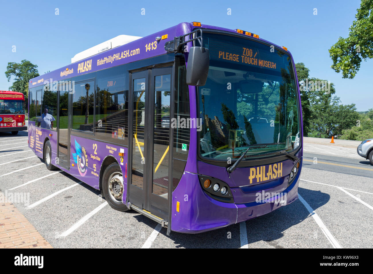 A Philadelphia PHLASH Downtown Loop bus in Philadelphia, Pennsylvania