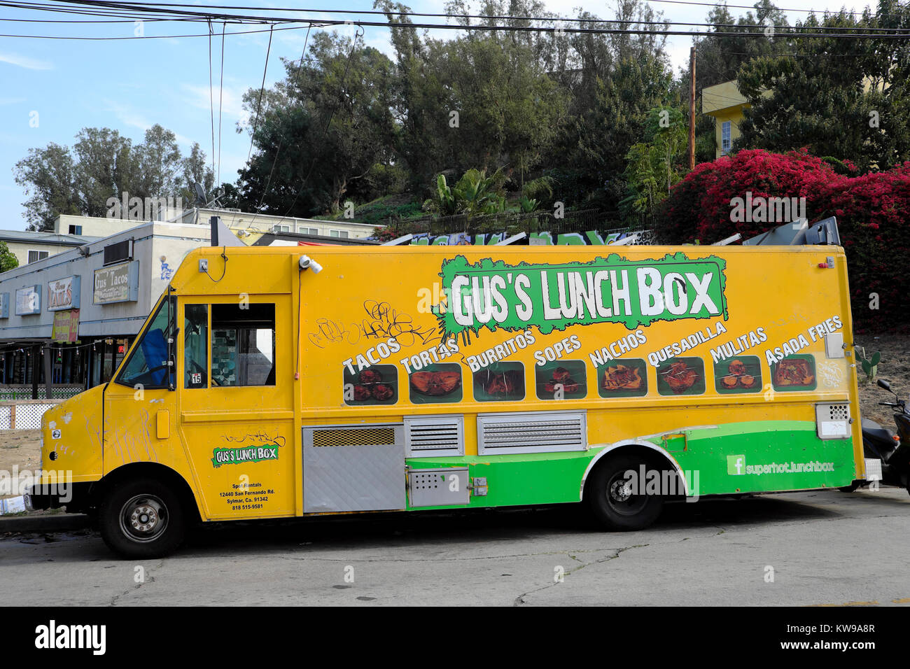 Gus's Lunch Box Mexican food cart van parked at lunchtime in the Silver Lake neighborhood of Los Angeles, California, KATHY DEWITT Stock Photo