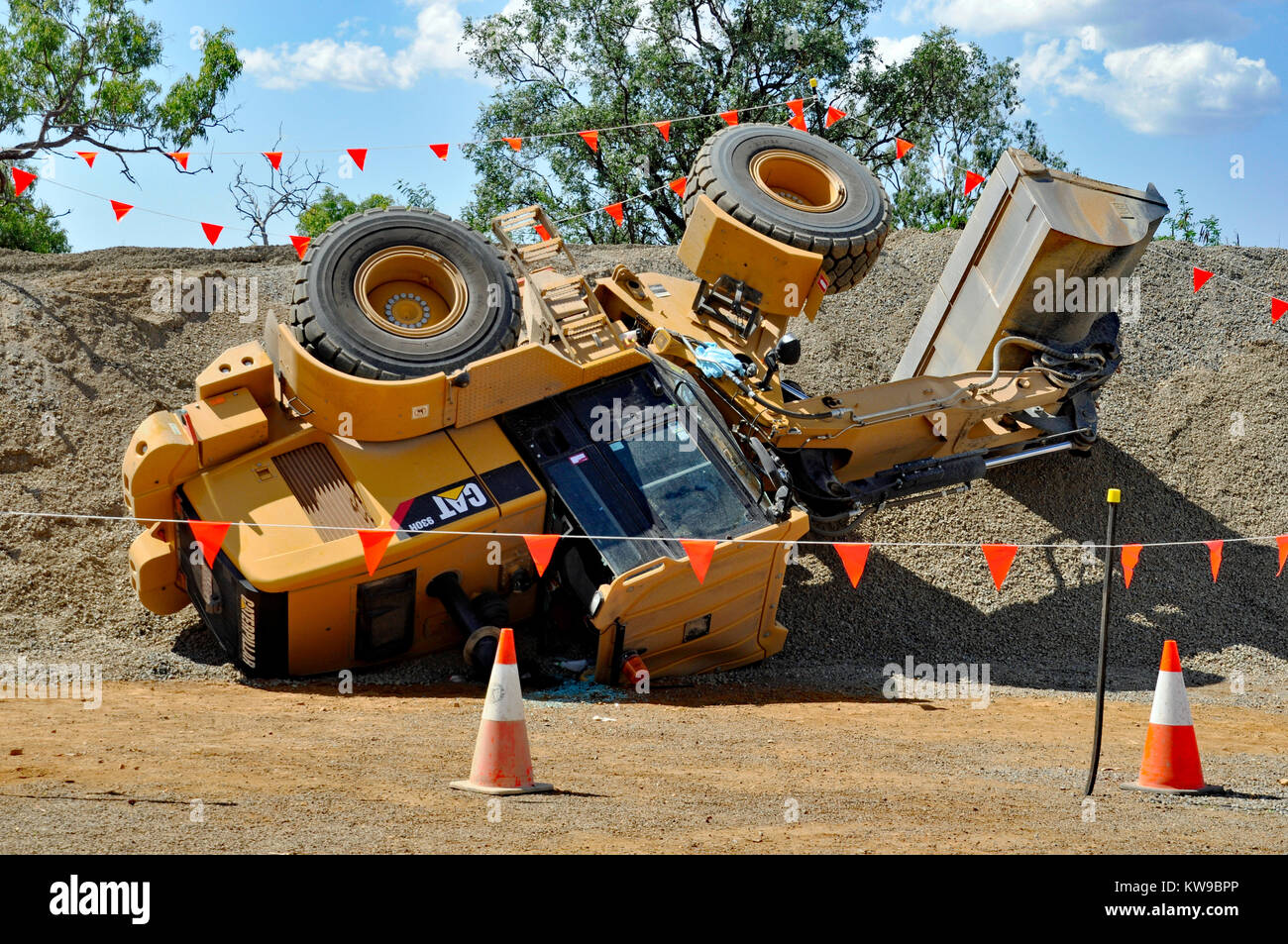 Front End Loader CAT 93OH CATERPILLAR in work accident Stock Photo