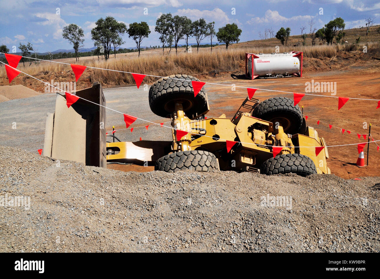 Front End Loader CAT 93OH CATERPILLAR in work accident Stock Photo