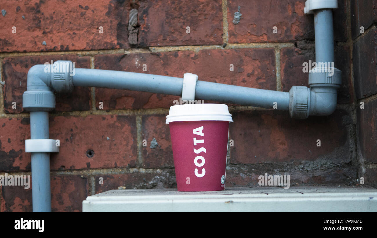 Costa coffee cup hires stock photography and images Alamy