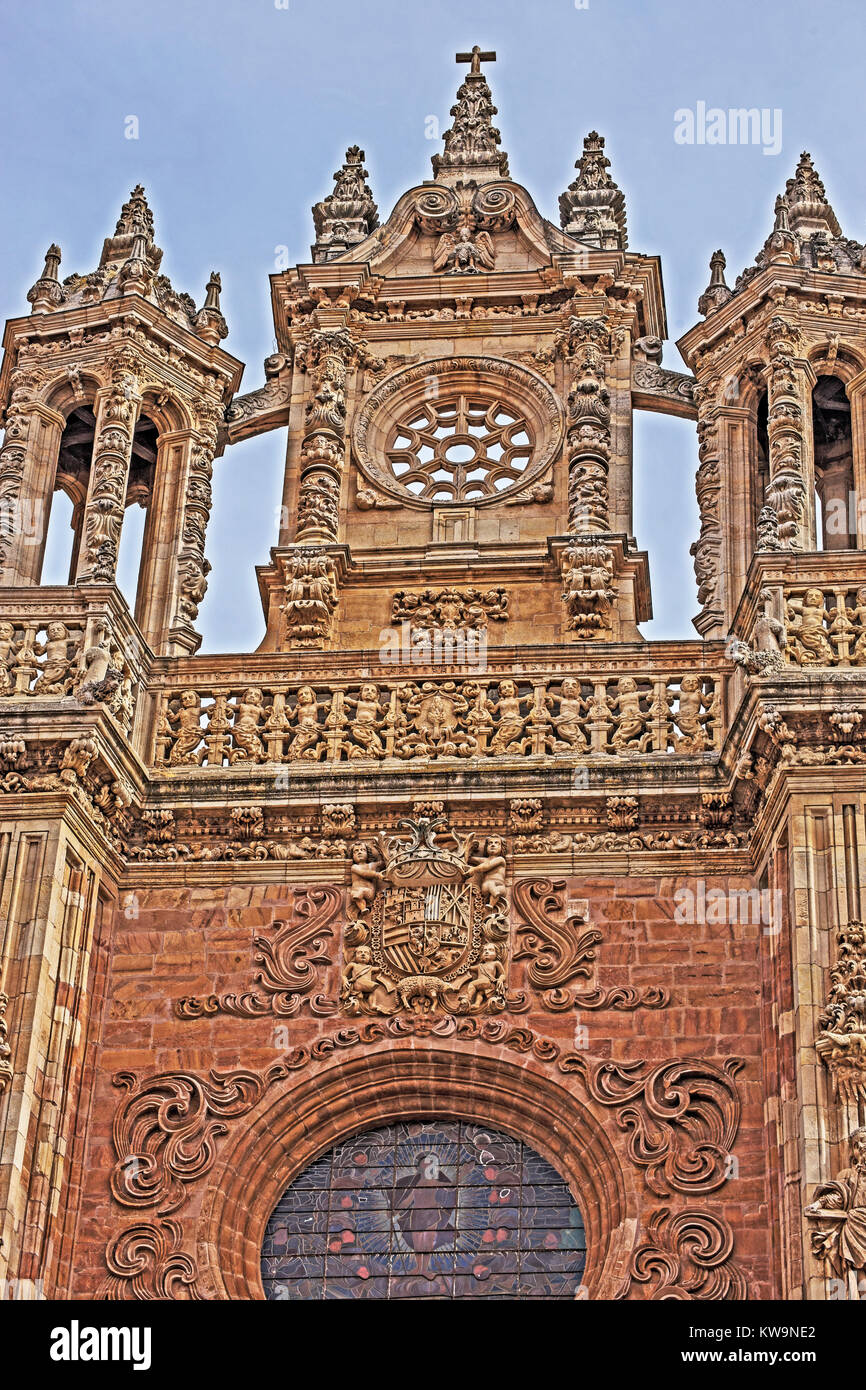 Catedral de santa maria de astorga hi-res stock photography and images ...