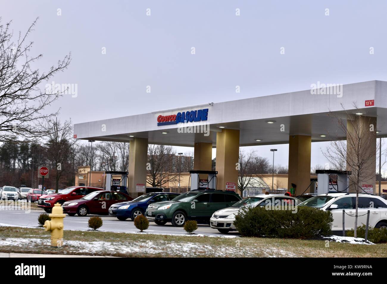 Cars lined up t get gasoline at Costco Wholesale gasoline Stock Photo