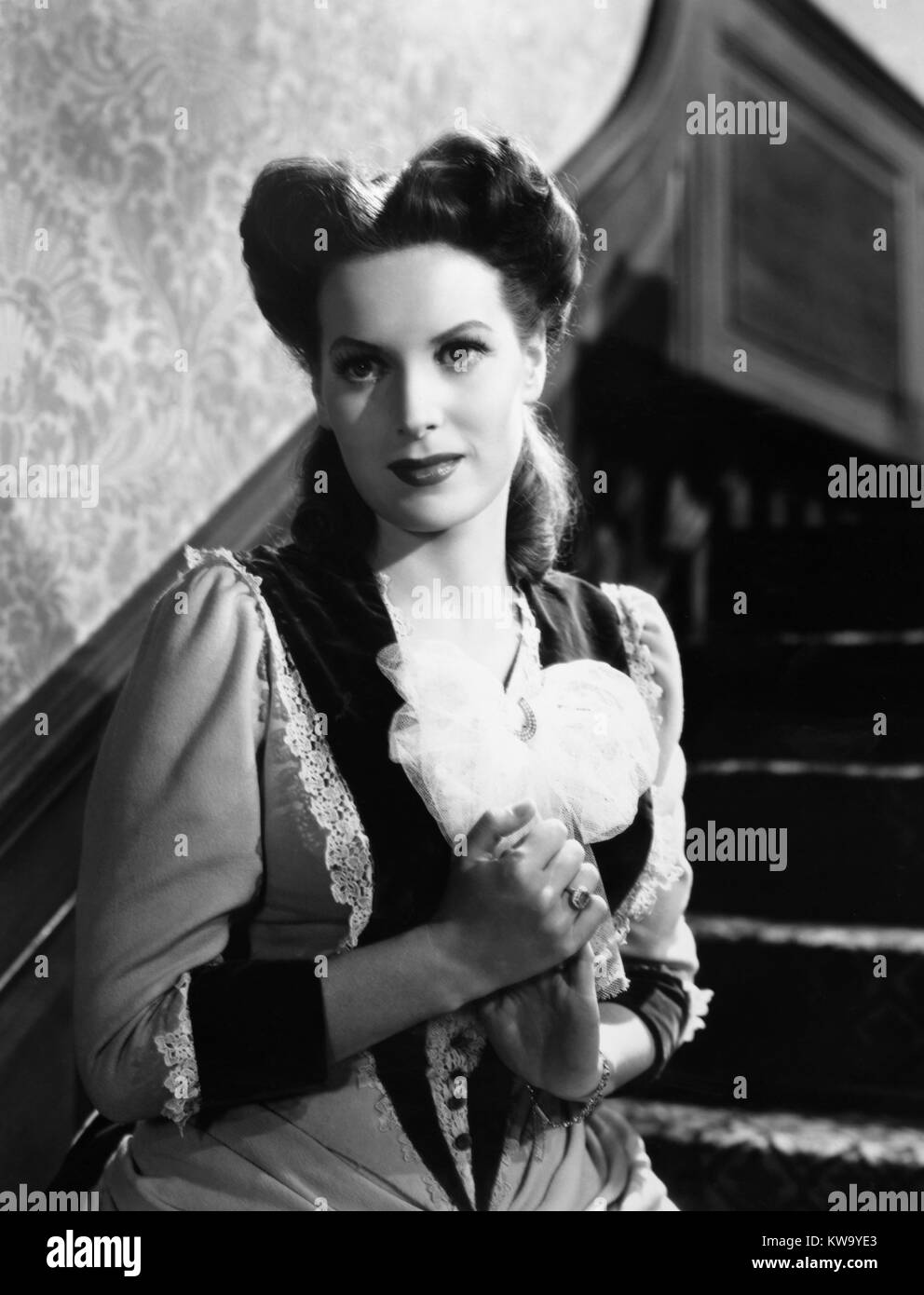 THE FORBIDDEN STREET, (aka BRITANNIA MEWS), Maureen O'Hara, 1949, TM ...