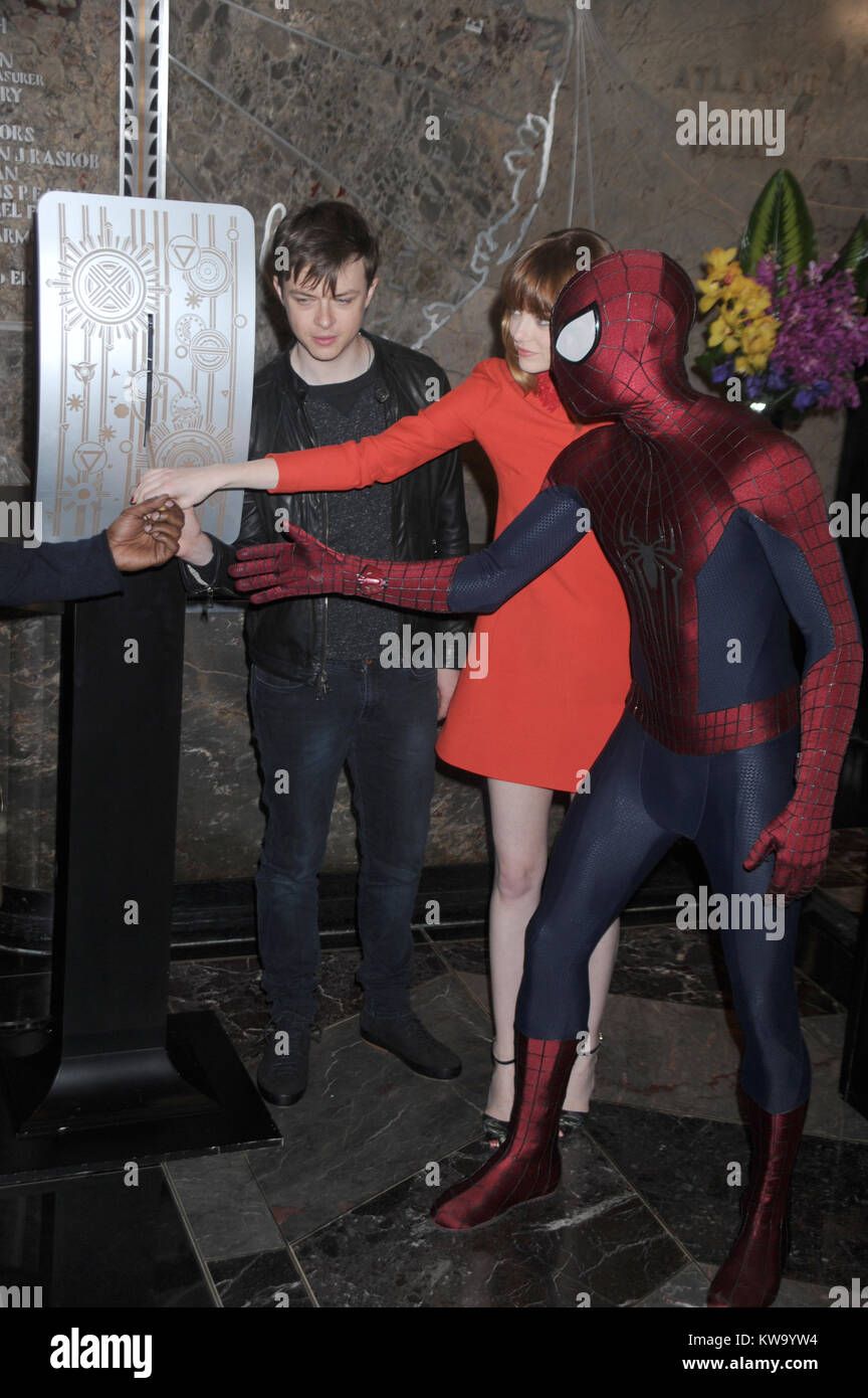 Emma Stone and Andrew Garfield The cast of 'The Amazing Spider-Man' at the  Lighting Ceremony at The Empire State Building New York City, USA -  25.06.12 Stock Photo - Alamy