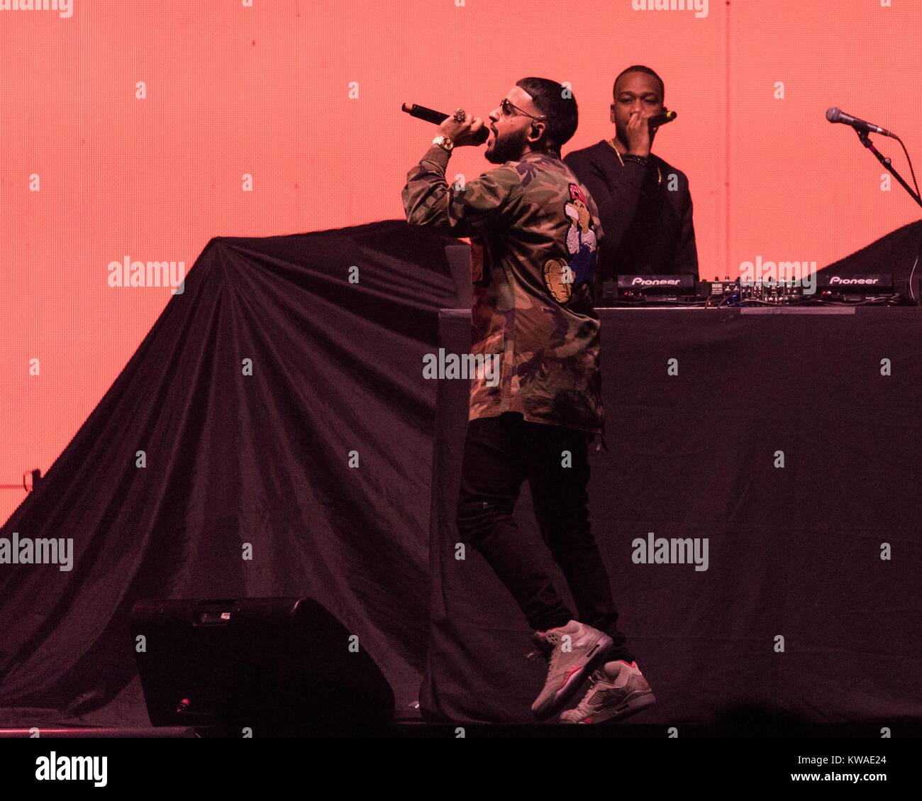 Chicago, Illinois, USA. 2nd Nov, 2017. Rapper NAV (NAVRAJ SINGH GORAYA) during the Starboy Tour at United Center in Chicago, Illinois Credit: Daniel DeSlover/ZUMA Wire/Alamy Live News Stock Photo