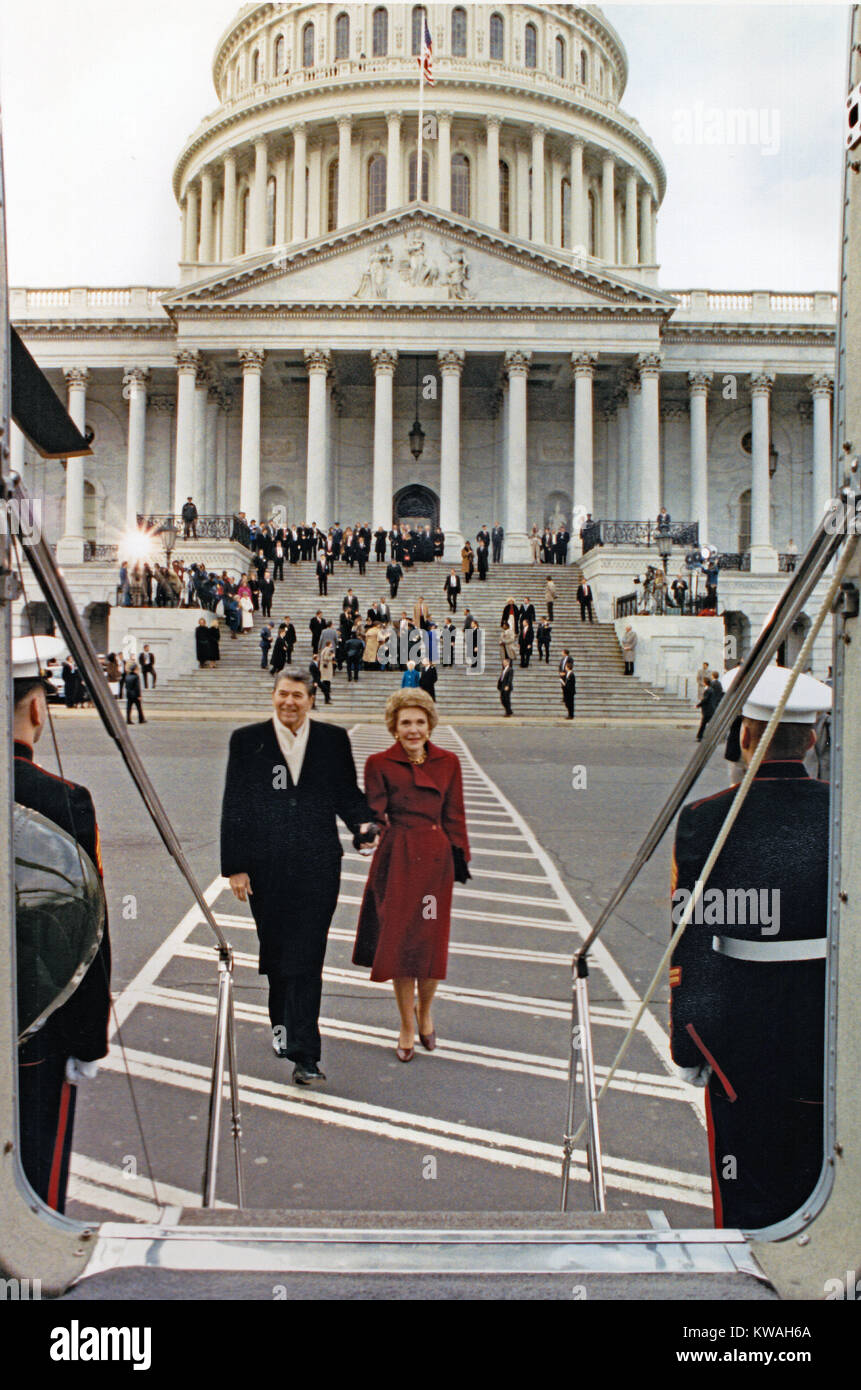 December 28, 2017 - Washington, District of Columbia, United States of America - Former United States President Ronald Reagan and former first lady Nancy Reagan leave the US Capitol in Washington, DC after the inaugural ceremonies on January 20, 1989. They boarded Nighthawk 1 for a ride to Andrews Air Force Base and the subsequent flight home to California. A Marine helicopter which has the sitting President aboard uses the call sign ''Marine One.'' In this case, since Mr. Reagan was no longer the sitting President the helicopter was known by the call sign ''Nighthawk 1'' for the Marine Heli Stock Photo