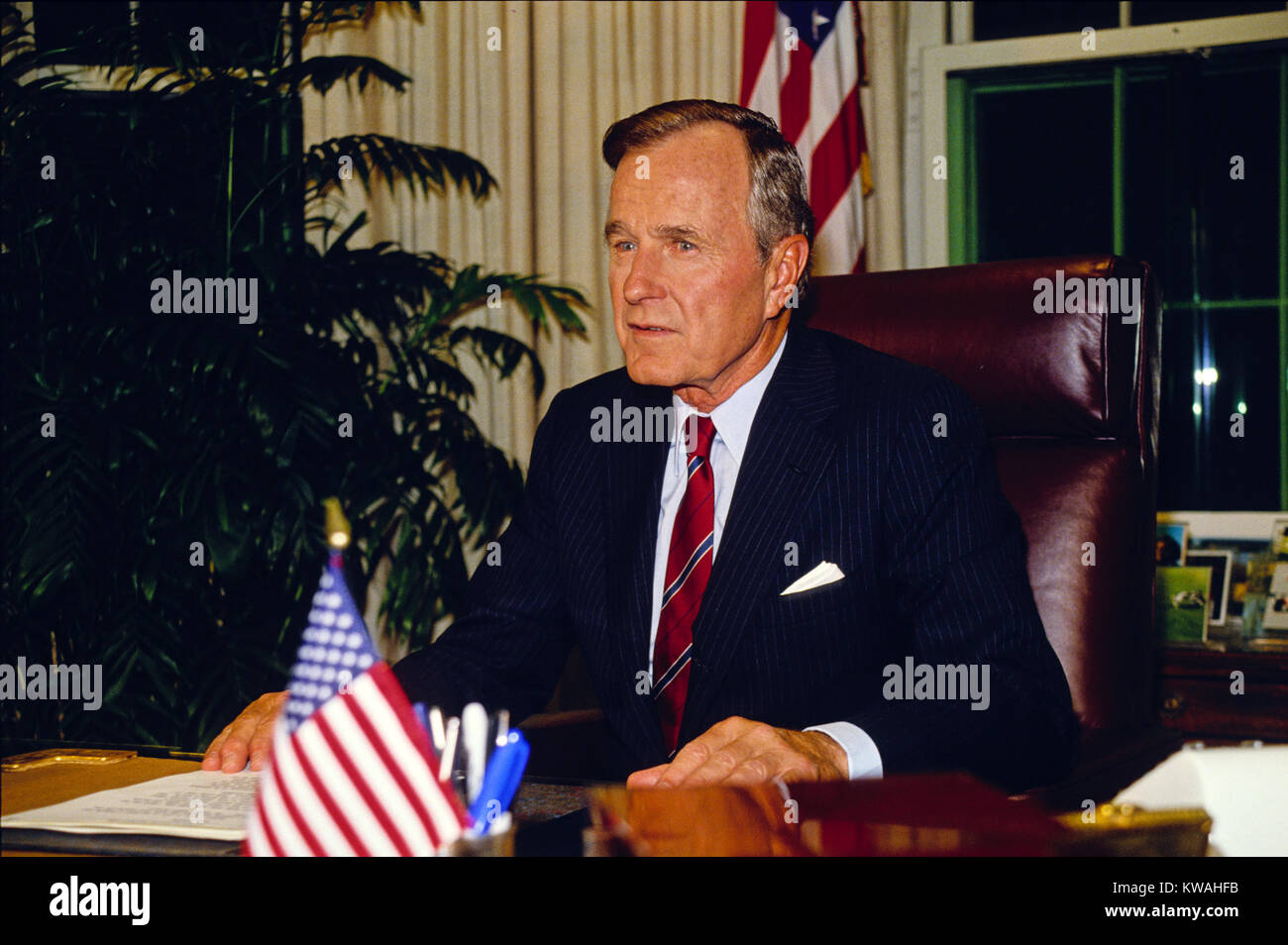 1990 united states president h w bush hires stock photography