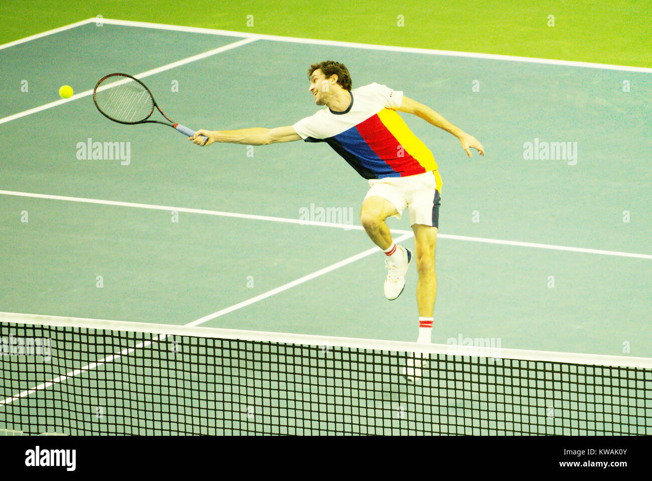 Pune, India. 1st January 2018. Gilles Simon of France in action in the first round of Singles competition at Tata Open Maharashtra at the Mahalunge Balewadi Tennis Stadium in Pune, India. Credit: Karunesh Johri/Alamy Live News. Stock Photo