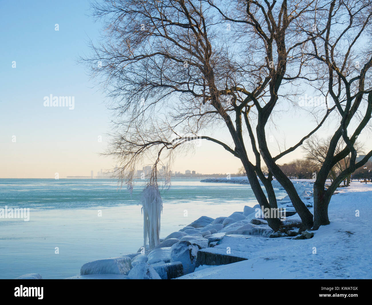 Evanston, Illinois, USA. 2nd January 2018.  A frigid Lake Michigan scene as temperatures climbed to 10ºF/-12ºC today in this northern lakefront suburb of Chicago. Downtown Chicago is on the horizon. Credit: Todd Bannor/Alamy Live News Stock Photo