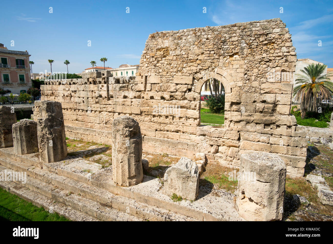 The Temple of Apollo, ancient Greek monument, Syracuse, Sicily, Europe ... - The Temple Of Apollo Ancient Greek Monument Syracuse Sicily Europe KWAX3C