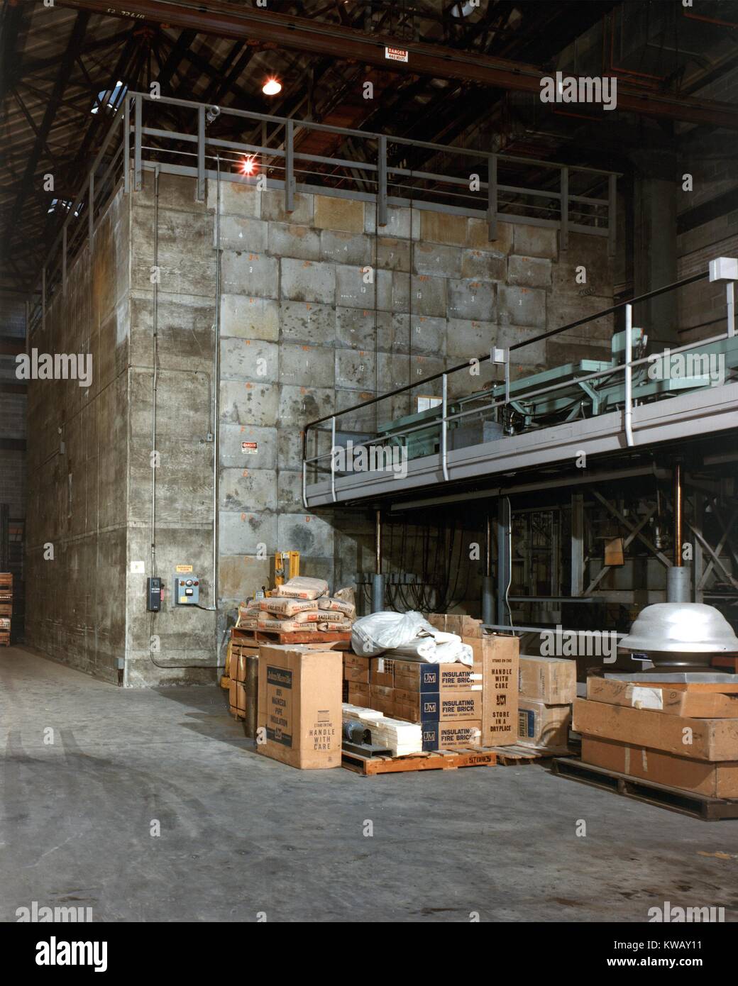 Reactor building in hanford nuclear hires stock photography and images Reactor building in hanford nuclear hires stock photography and images