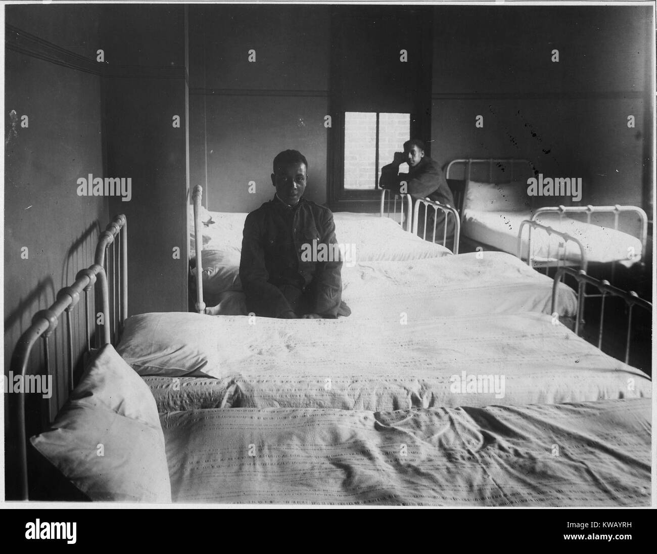 Century army sleeping hires stock photography and images Alamy
