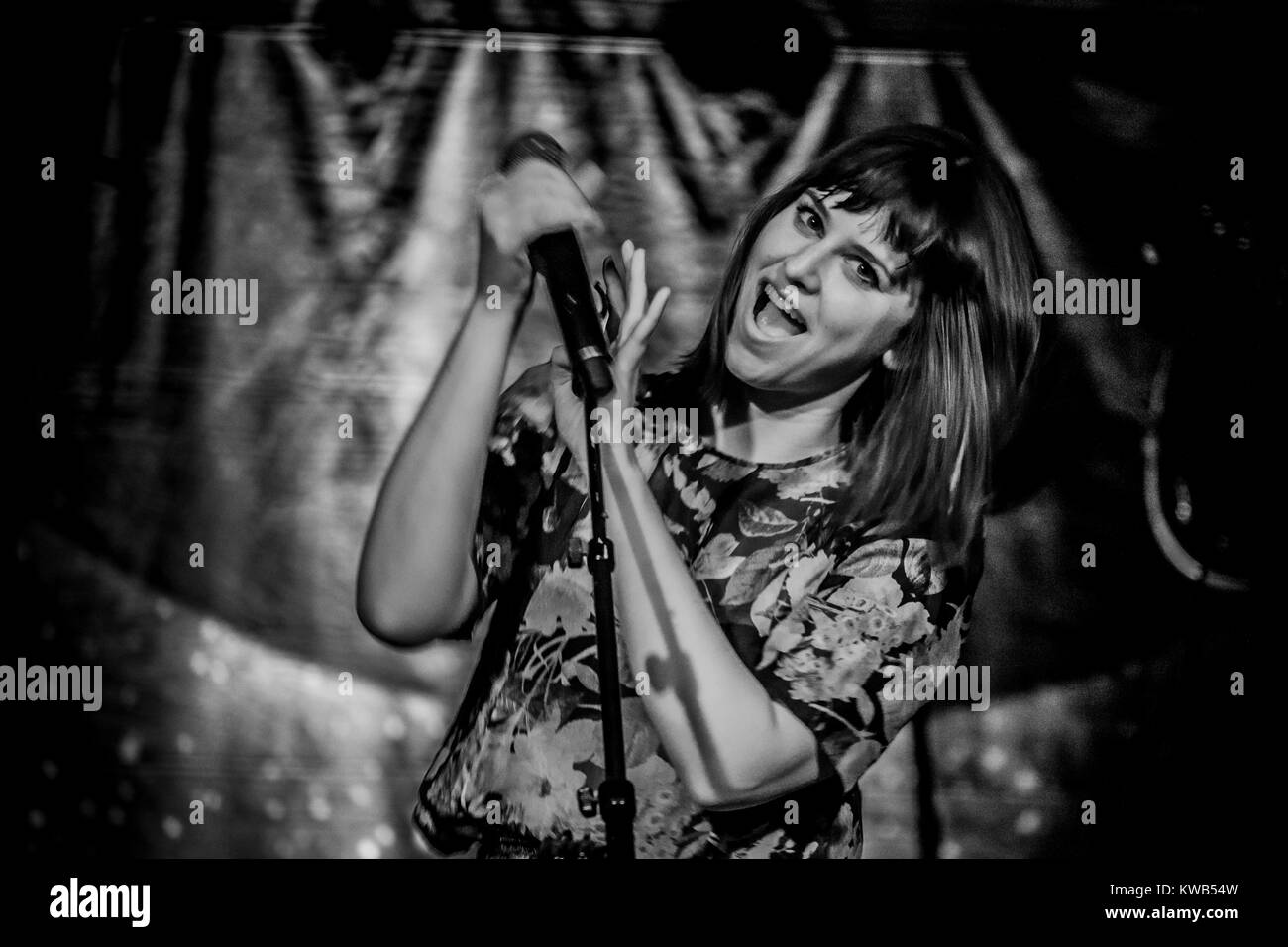 The successful Danish singer, songwriter and musician Fallulah performs