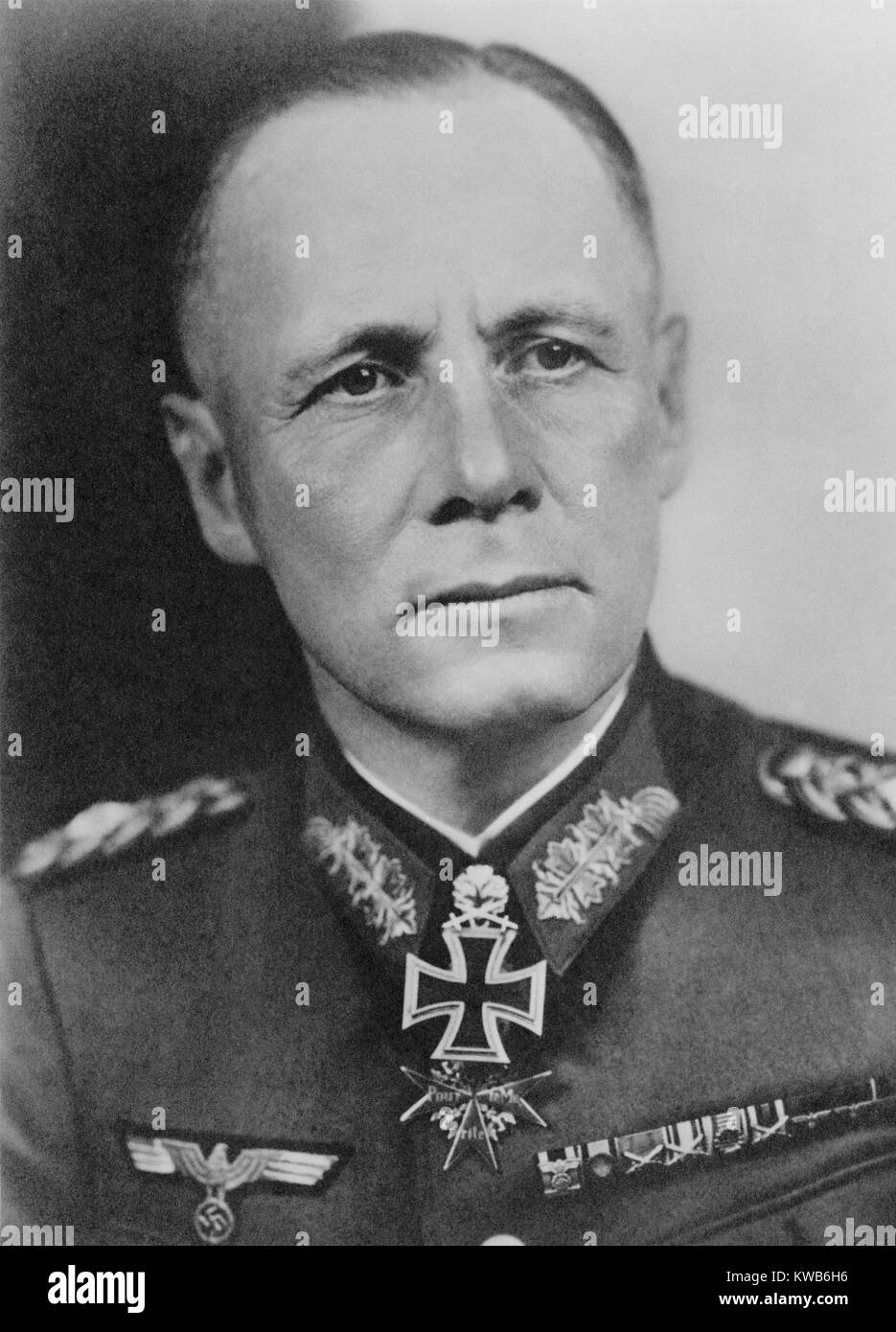 Field Marshall Erwin Rommel, German commander in France and North Africa during World War 2. Rommel had been part of Hitler's circle in 1938-39, but was never a member of the Nazi Party. Ca. 1940-44. (BSLOC 2014 8 158) Stock Photo