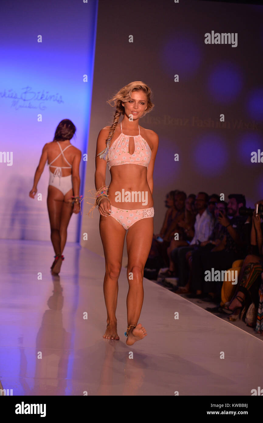 Page 3 - Bikini Fashion Show High Resolution Stock Photography and Images -  Alamy