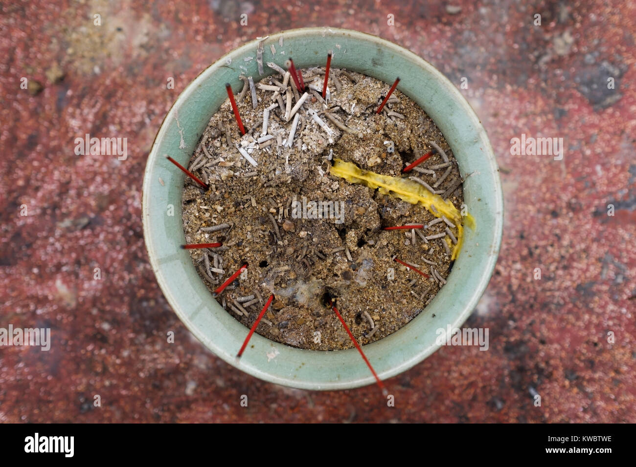 Altar of incense hi-res stock photography and images - Alamy