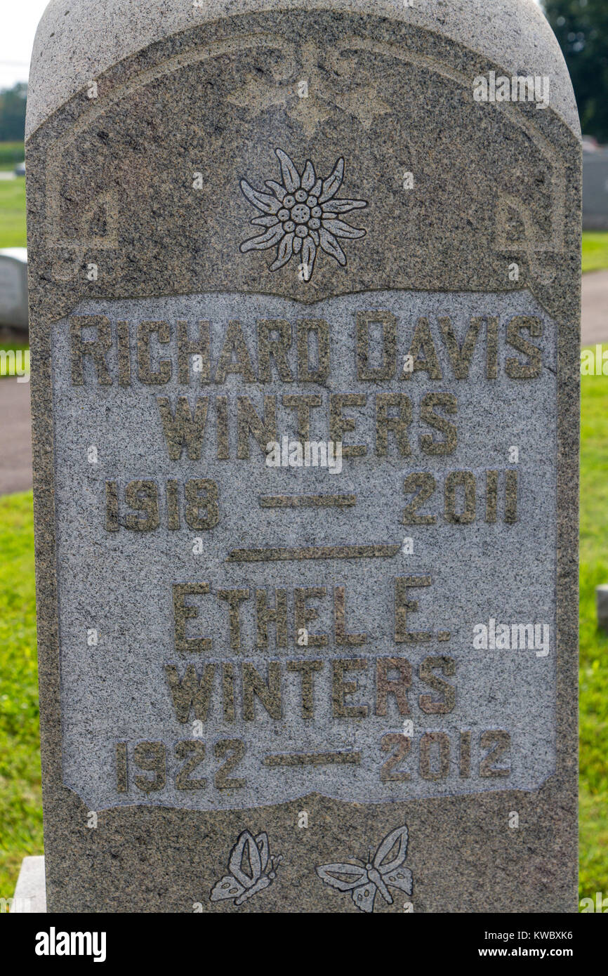The grave of Major Richard 'Dick' Winters in the Bergstrasse