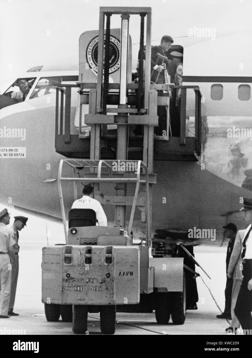 Air force one 1960 s hi res stock photography and images Alamy