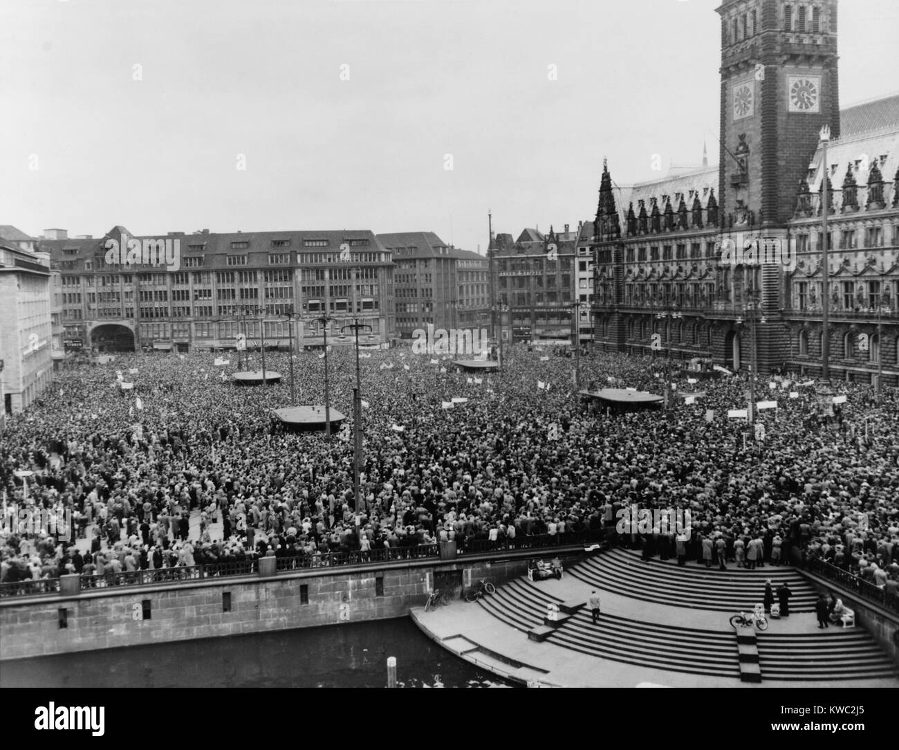 Massive anti-nuclear demonstration against atomic armament for the West German Army. City Hall Square, Hamburg, West Germany. 1958. (BSLOC 2015 2 36) Stock Photo