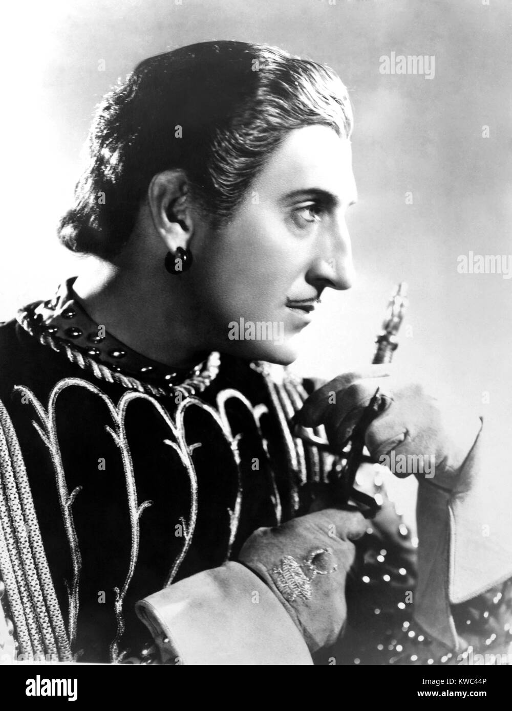 ROMEO AND JULIET, Basil Rathbone, 1936 Stock Photo - Alamy