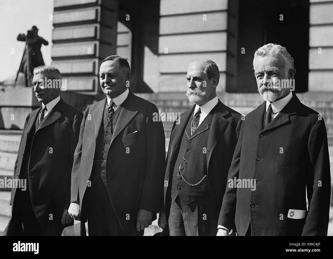 Republican statesmen, ca. 1921-23. Powerful Republican politicians who held high positions in the Roosevelt, Taft, Harding, and Coolidge Administrations. L-R: Elihu Root, Oscar Underwood, Charles Evans Hughes, Henry Cabot Lodge, Sr. (BSLOC 2015 15 57) Stock Photo
