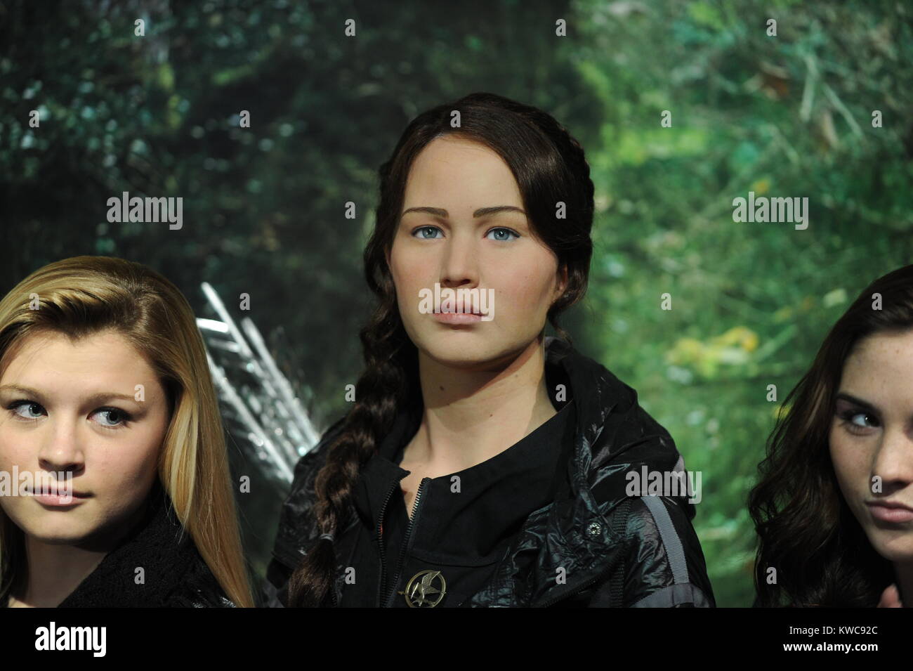 NEW YORK, NY - DECEMBER 18: 'The Hunger Games' Katniss Everdeen wax figure  is unveiled at Madame Tussauds New York on December 18, 2014 in New York  City People: Katniss Everdeen Stock Photo - Alamy