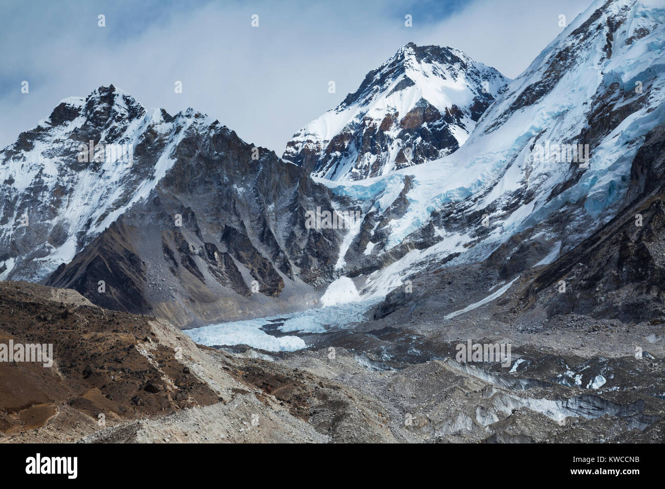 Mounts Everest and Lothse, way to Everest base camp Stock Photo - Alamy