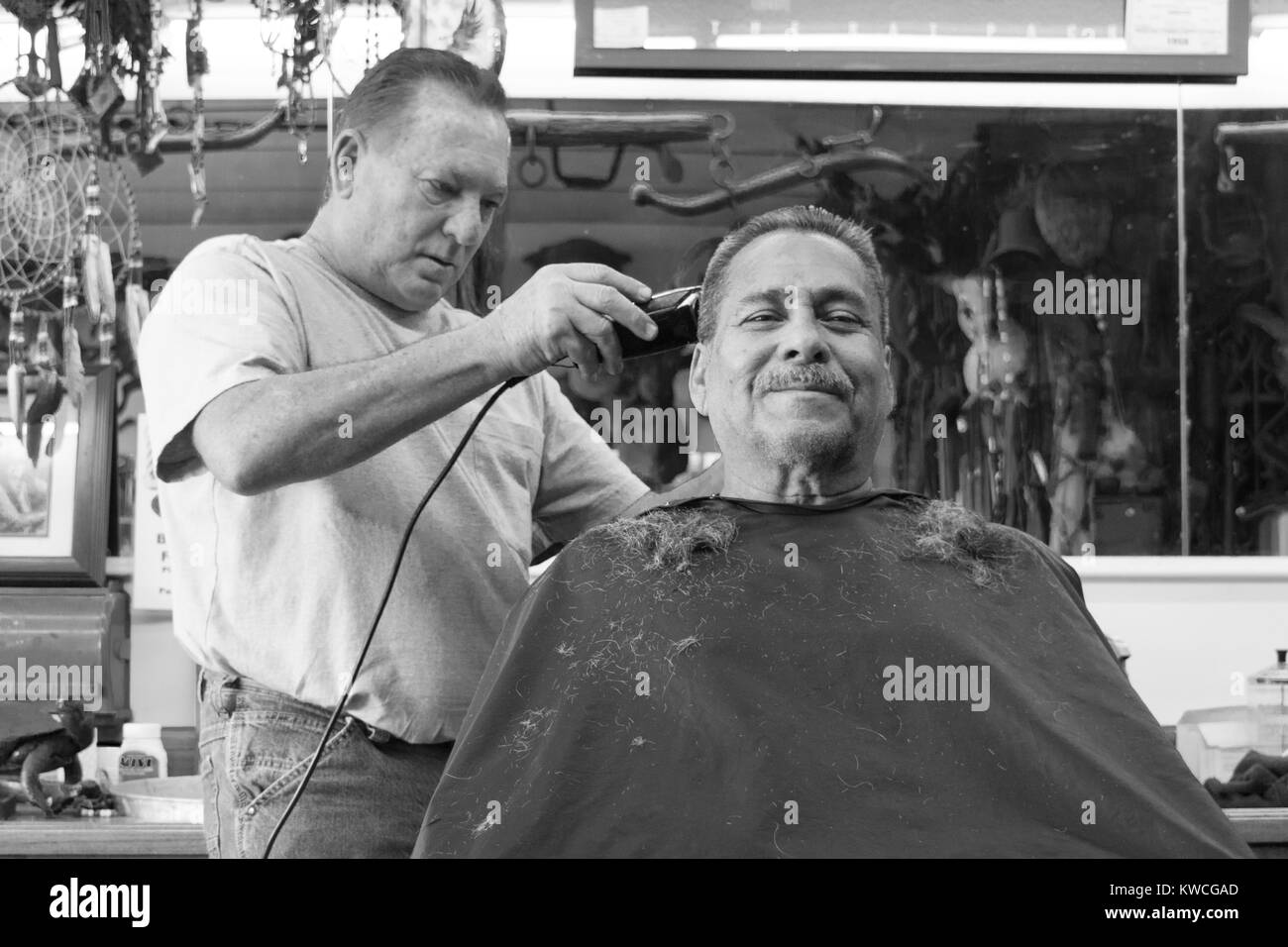 Barber haircut hires stock photography and images Alamy