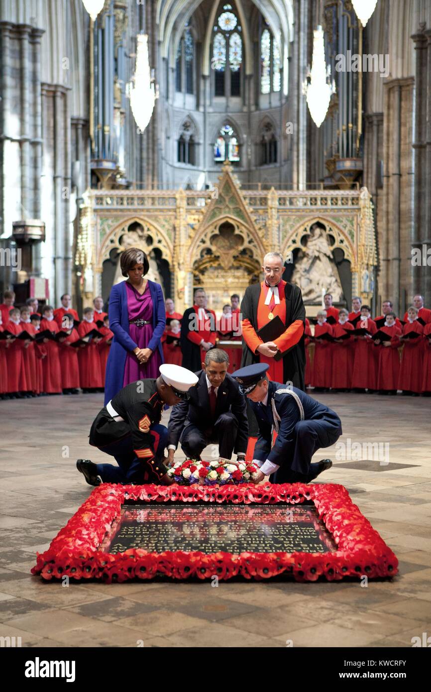 President Barack Obama, lays a wreath at the Grave of the Unknown Warrior at Westminster Abbey. London, England, May 24, 2011. (BSLOC 2015 3 218) Stock Photo