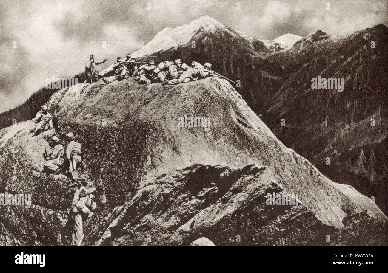 World War 1 in the Italian and Austria Alps. Austrian sharpshooters deployed on cliffs overlooking the Isonzo River where they fought the Italians in 12 battles from 1915 through 1917. (BSLOC 2013 1 27) Stock Photo