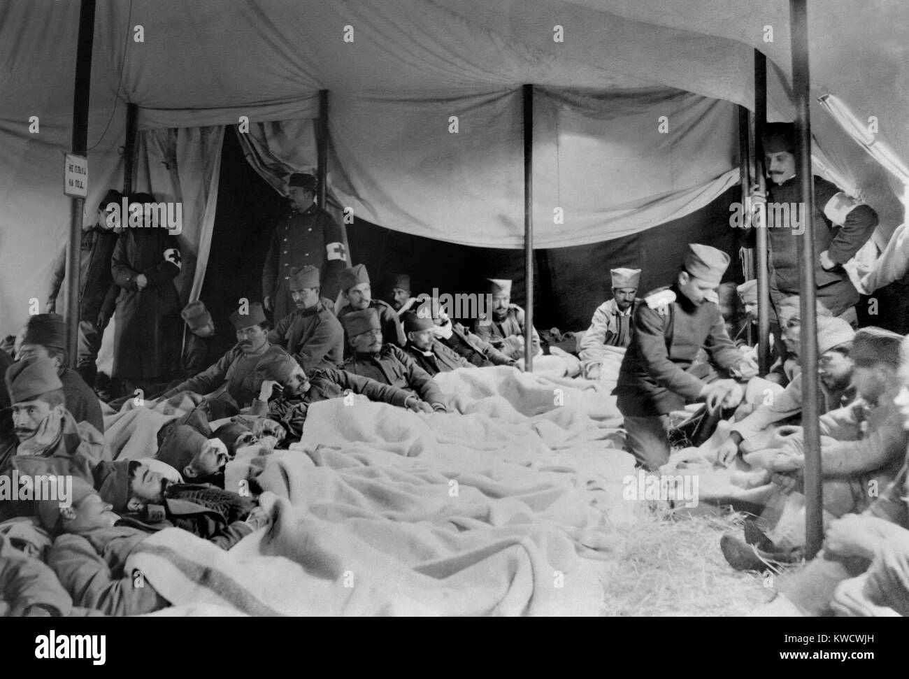 Siege of Ottoman Adrianople (Edirne) by Bulgarian and Serbian forces, Nov. 3, 1912 –March 26, 1913. Serbian Red Cross tent with wounded soldiers (BSLOC 2017 1 145) Stock Photo