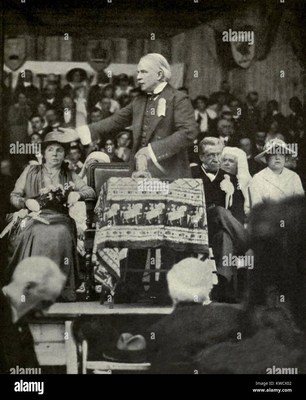 Liberal Prime Minister Lloyd George speaking at Welsh National Eisteddfod, Aug. 1917. A year into World War 1, he spoke idealistically of the Great Empire that is essential to freedom (BSLOC 2017 1 68) Stock Photo