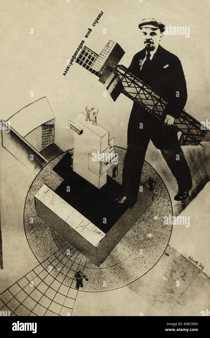ELECTRIFICATION OF THE ENTIRE COUNTRY, 1920, by Gustav Flutsis. Bolshevik leader, Vladimir Lenin, in photomontage on the theme of building. Lenin holds scaffolding and buildings above images of modernist architecture (BSLOC 2017 2 19) Stock Photo