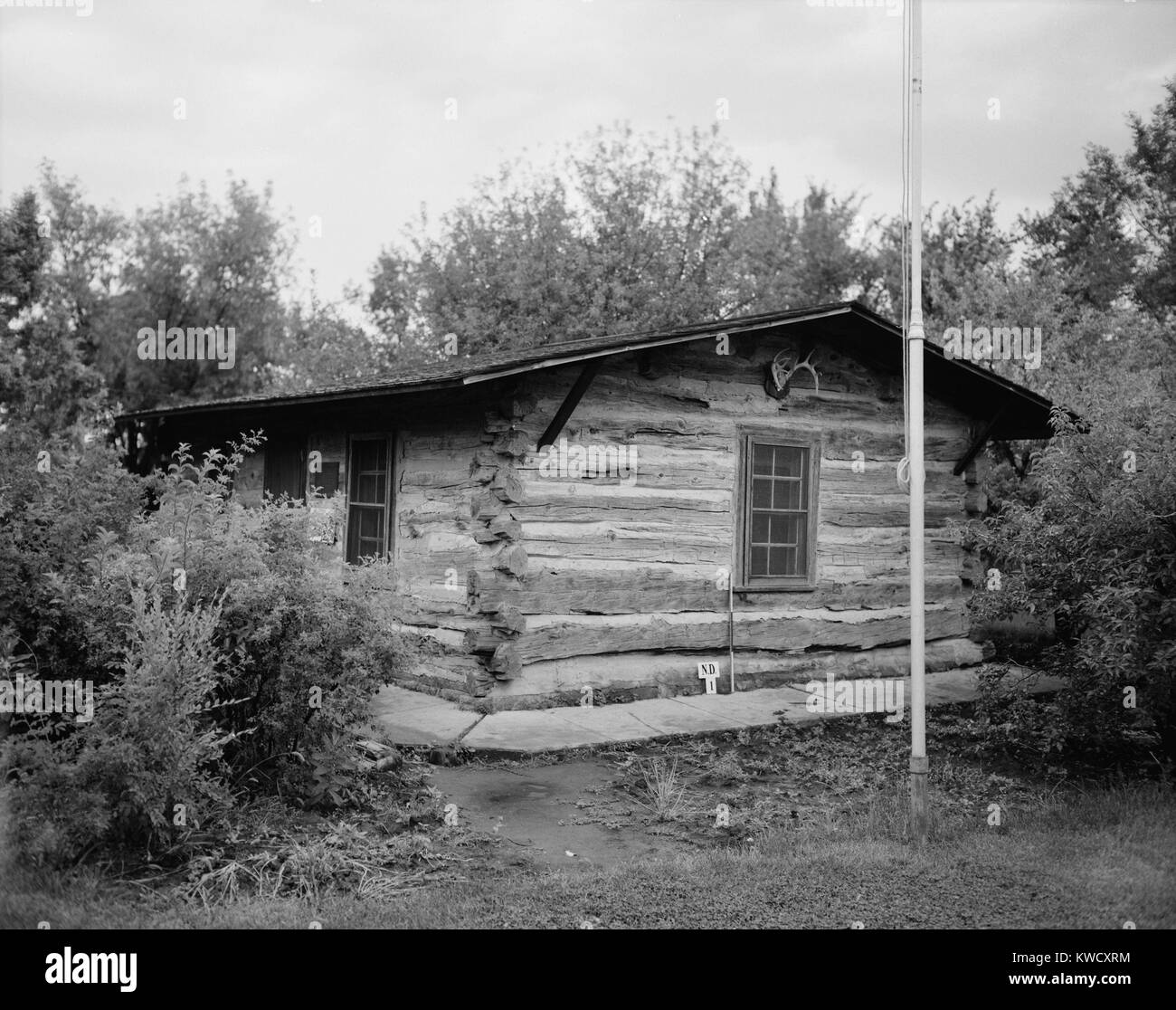 Theodore Roosevelts the cabin, near Medora, North Dakota. This was his first residence in 1883, before he built and moved to his Elkhorn Ranch on the Little Missouri River, about ten miles away (BSLOC 2017 4 11) Stock Photo