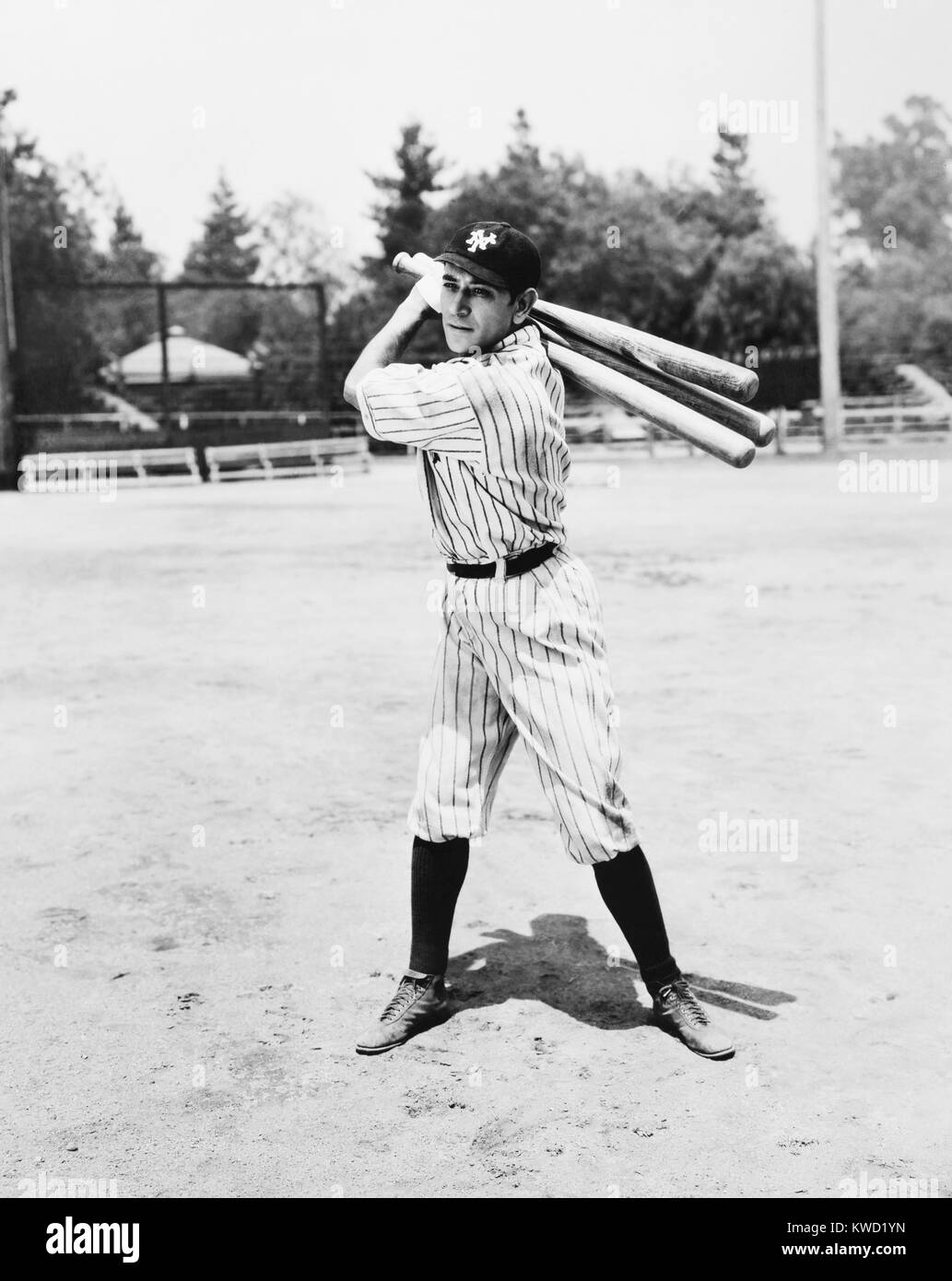 Raft in New York Giants baseball uniform, 1932 Stock Photo Alamy