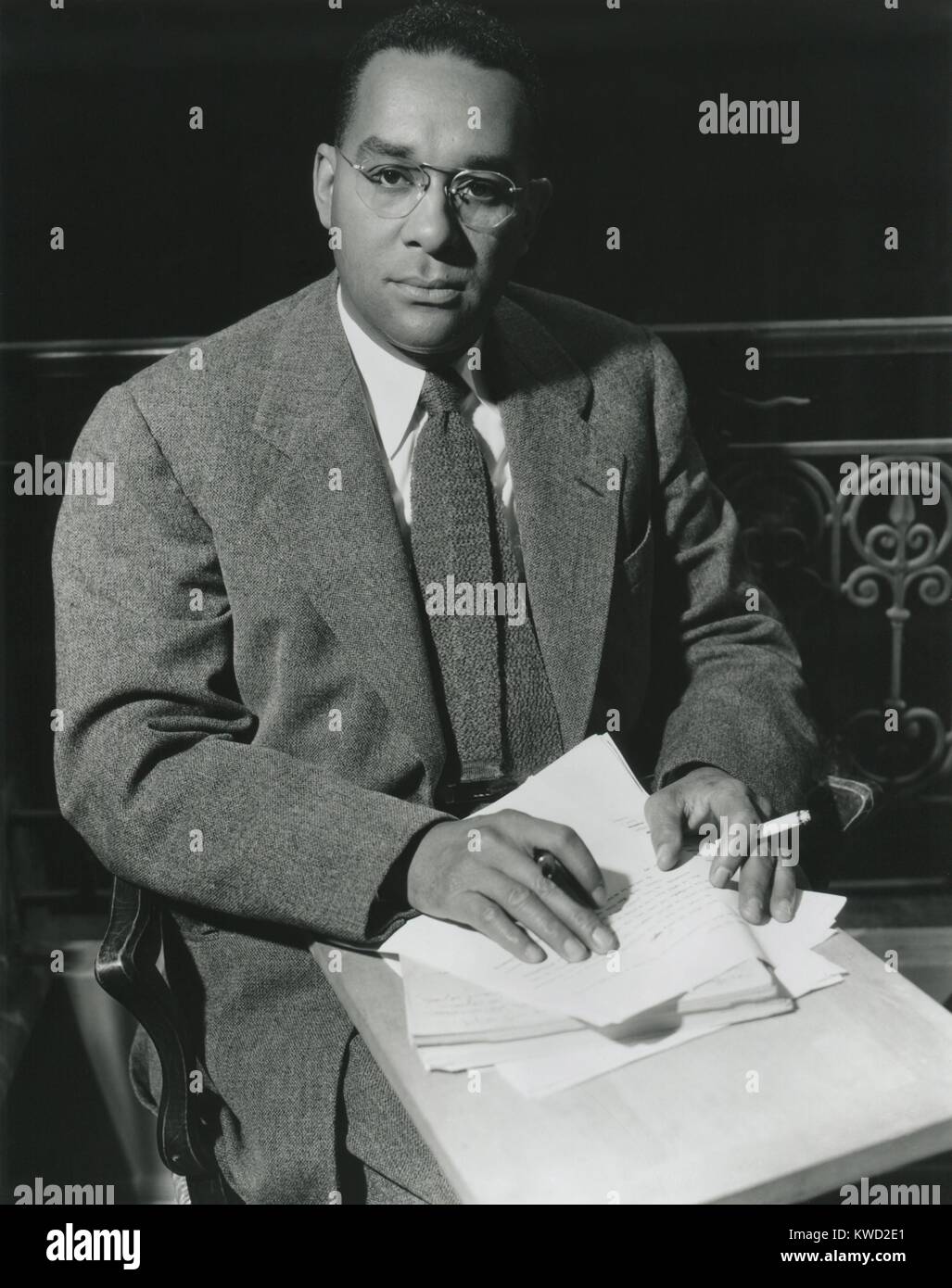 Richard Wright, was the author of NATIVE SON (1940), the first bestselling novel by African American. Photo taken in Paris, shortly after Wright moved there in 1947, never to return to the US and its racism  (BSLOC_2017_20_168) Stock Photo
