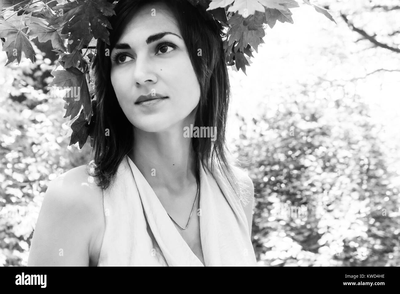 Girl face black and white hi-res stock photography and images - Alamy