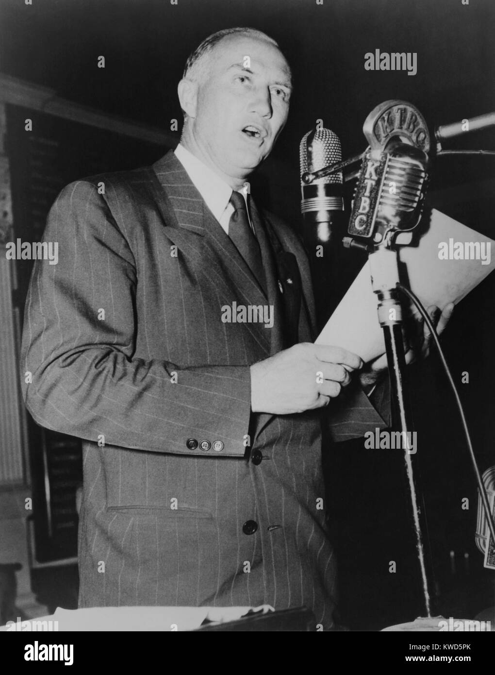 Governor Strom Thurmond, States Rights Presidential candidate, campaigning in Austin, Texas. Oct. 29, 1948. He received 38 electoral votes from 4 traditionally Democratic southern states. (BSLOC 2014 13 50) Stock Photo