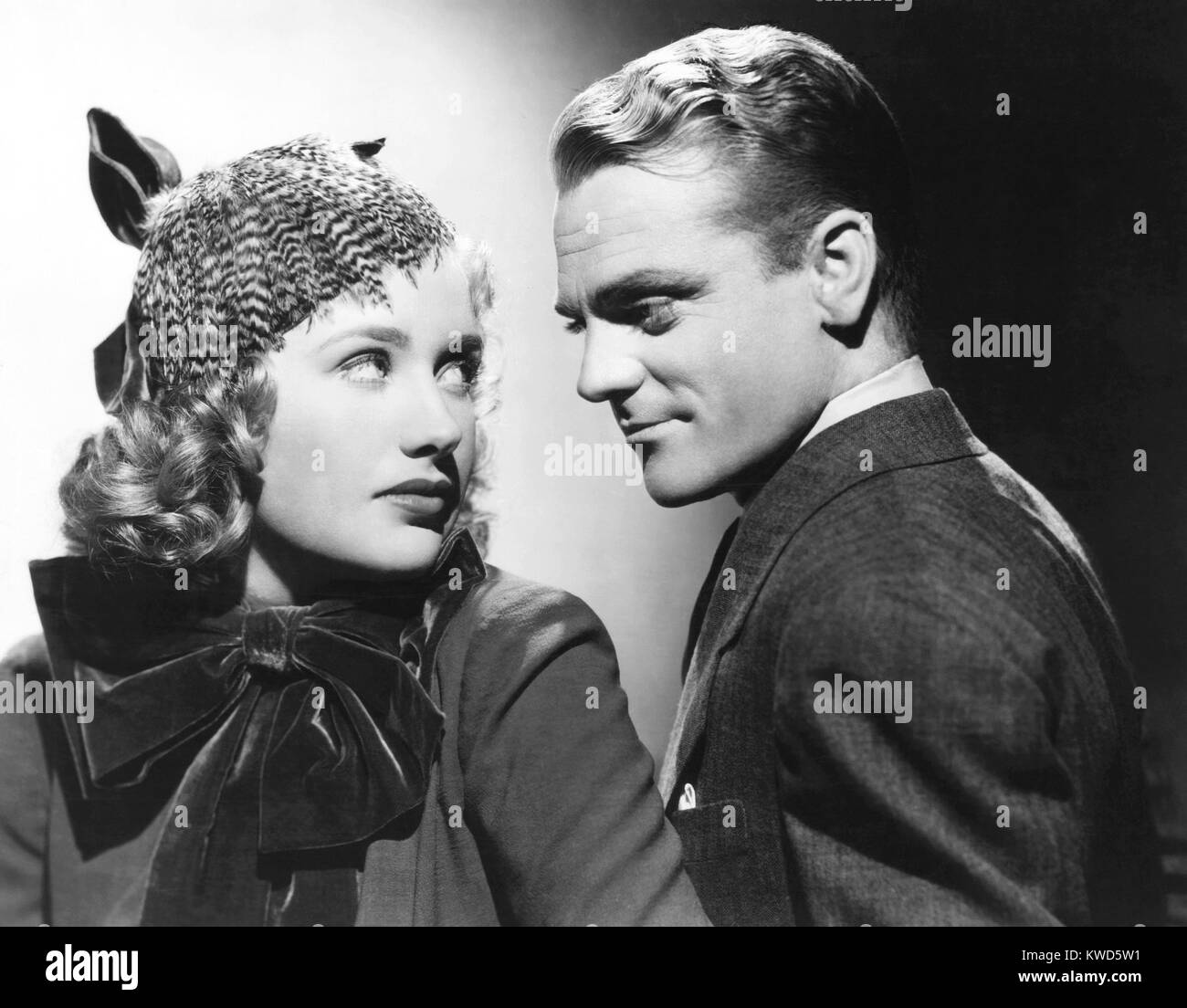 THE ROARING TWENTIES, from left: Priscilla Lane, James Cagney, 1939