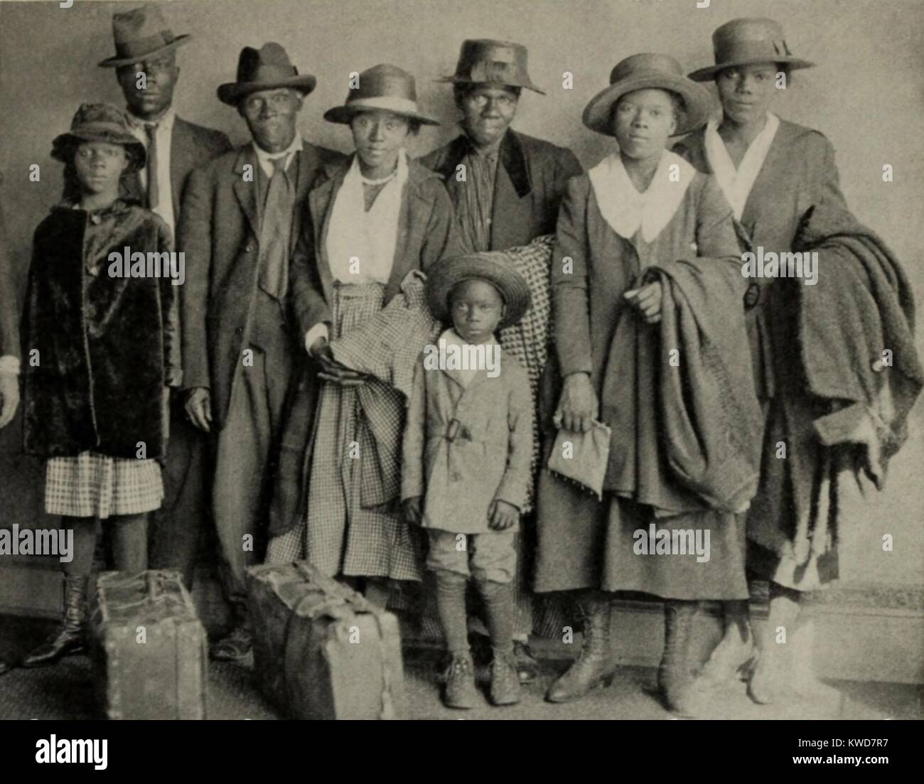 African american extended family hi-res stock photography and images ...