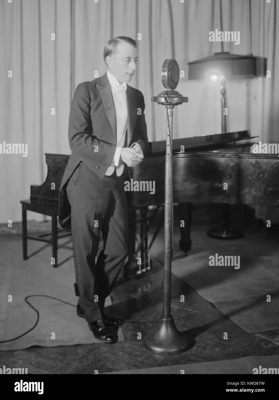 1920s radio broadcast hi-res stock photography and images - Page 2 - Alamy