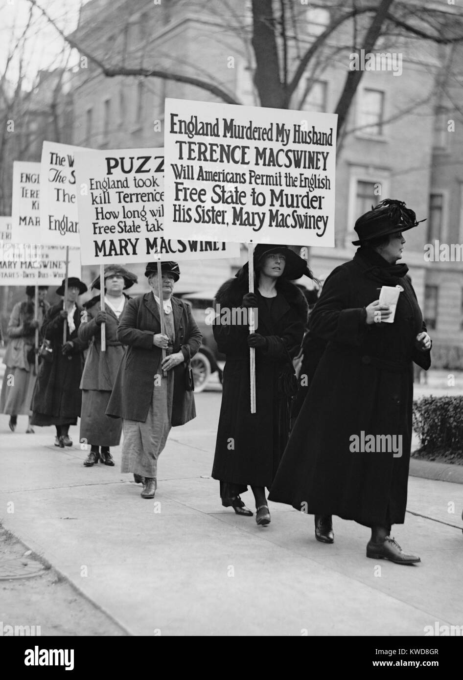 Muriel Murphy MacSwiney (2nd from right) protesting against oppression of Sinn Fein activists. 1922. The widow of nationalist hero, Terence MacSwiney, protests for her sister-in-law, Mary MacSwiney, whose life was threatened by her hunger strike in an Irish Free State Prison. (BSLOC 2015 16 121) Stock Photo
