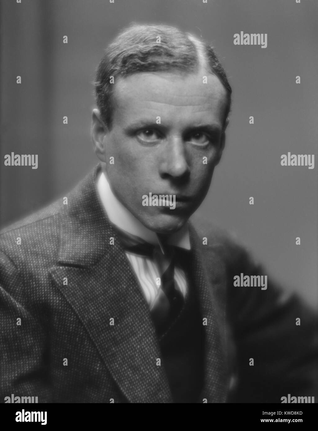 Lewis, Sinclair, whose realist novels of the 1920-30s were critical of American capitalism. Portrait by Arnold Genthe Arnold, Mar. 7, 1914. He was the first writer from the United States to receive the Nobel Prize in Literature in 1930 (BSLOC 2016 7 8) Stock Photo