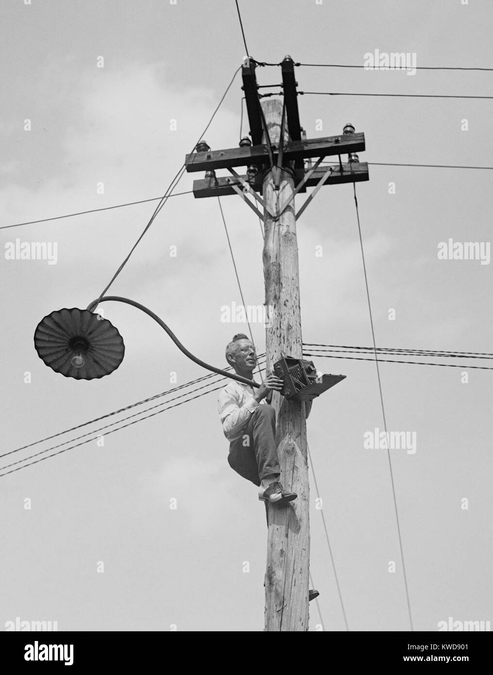 20th century telephone pole hi-res stock photography and images - Alamy