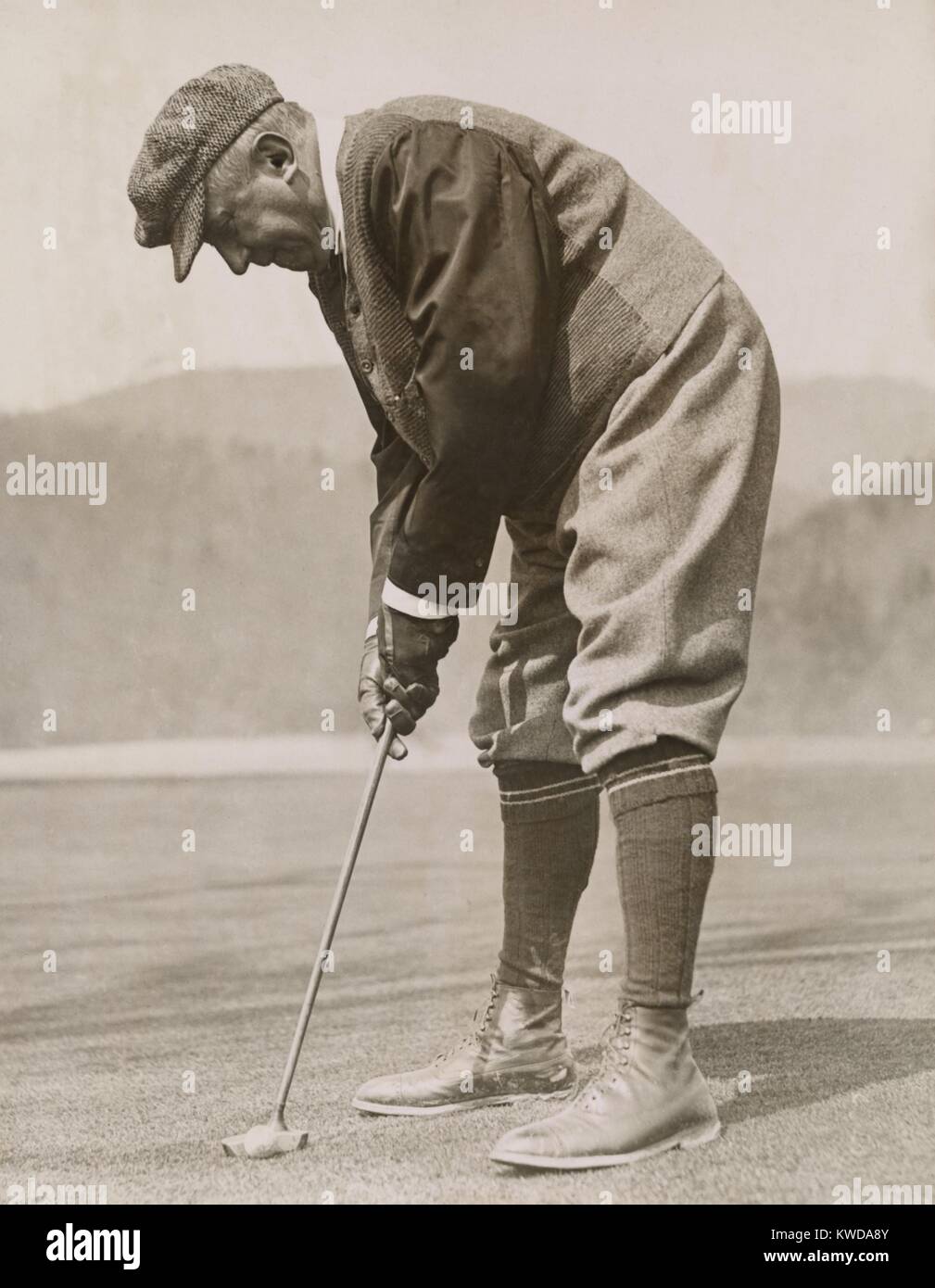 Charles M. Schwab golfing at White Sulphur Springs, West Virginia, 1922. He made his fortune as head of Bethlehem Shipbuilding and Steel Company from 1903 supplying steel for ship building, skyscrapers, and World War 1 (BSLOC 2016 8 11) Stock Photo