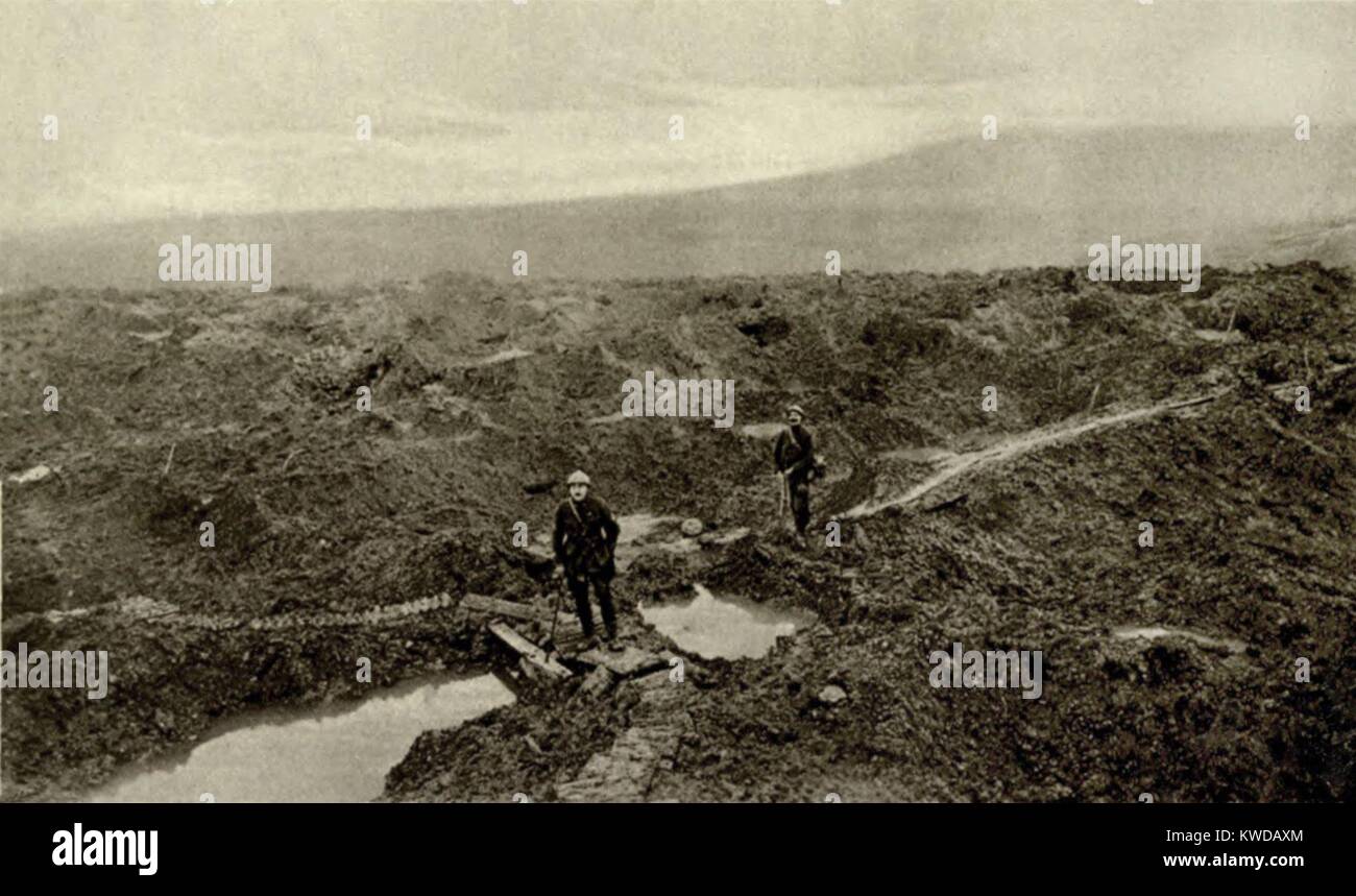 World War 1: Battle of Verdun. Two French soldiers in the pulverized landscape of Fort Douaumont. The Fort was shelled before the German capture on Feb. 24, 1916 and then by the French until they retook the Fort in Oct. 1916. (BSLOC_2013_1_102) Stock Photo